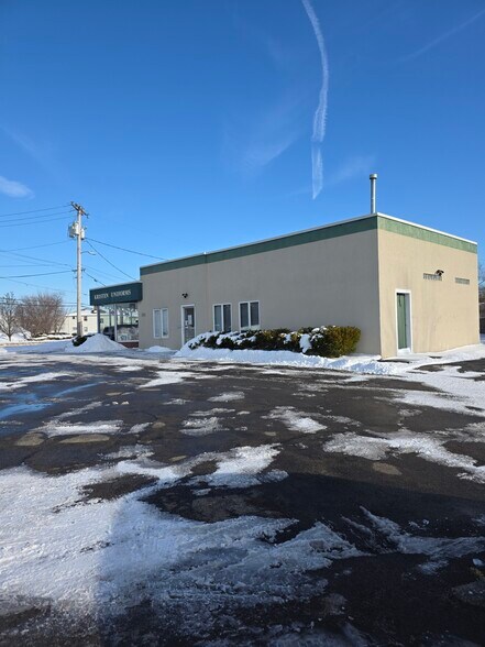 More Photos Of 2010 Eggert Rd, Buffalo Freestanding For Lease