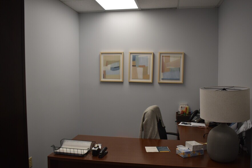 More Photos Of 2000 Glen Echo, Nashville Office For Lease