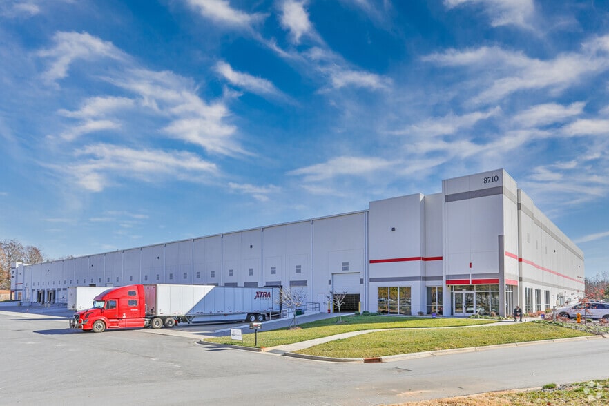 Primary Photo Of 8710 Airpark West Dr, Charlotte Warehouse For Lease