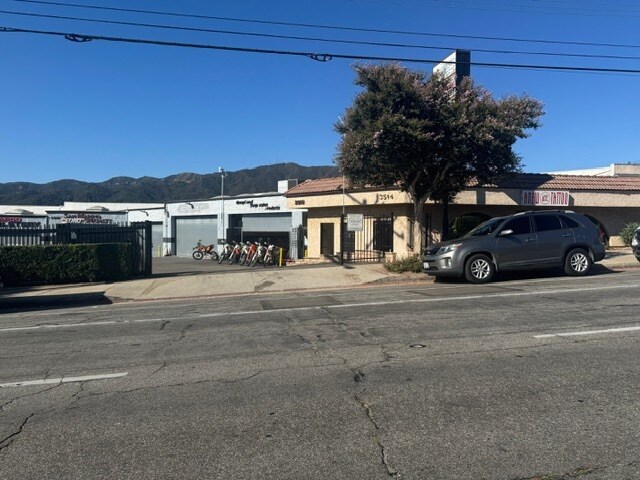 More Photos Of 3508-3514 Foothill Blvd, Glendale Auto Repair For Lease