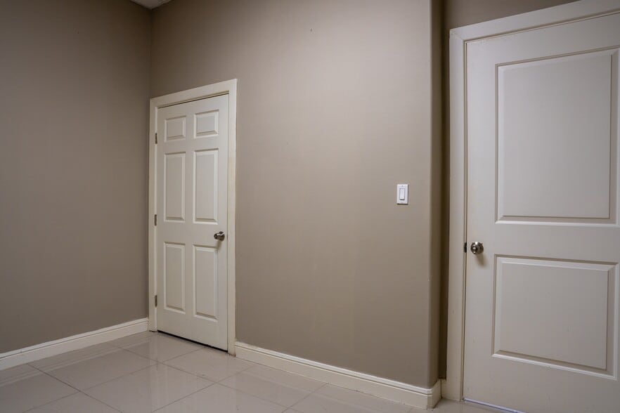 More Photos Of 1160 E Alton Gloor Blvd, Brownsville Freestanding For Sale