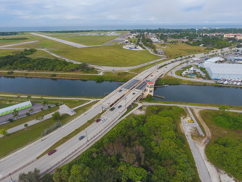 More Photos Of 1505 Tamiami Trl S, Venice Medical For Sale