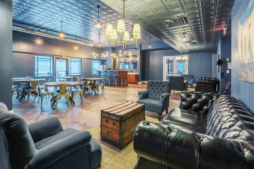 More Photos Of 101 N Main St, Greenville Office Residential For Lease