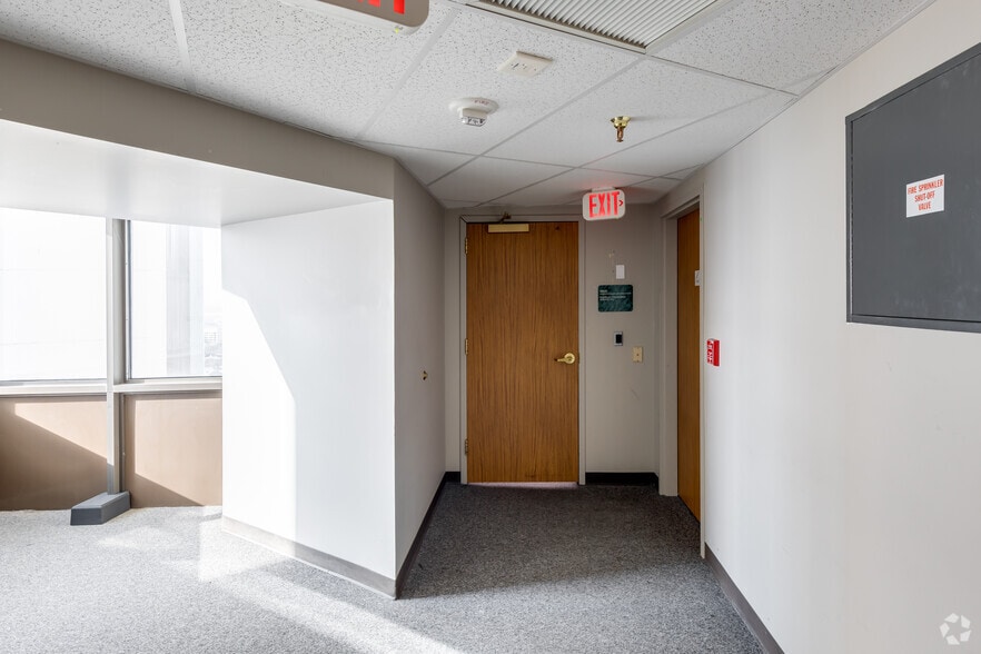 Photo of 18th Floor Ste 60-1800