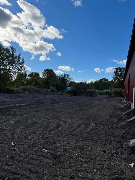 More Photos Of 999 Aero Dr, Cheektowaga Warehouse For Lease