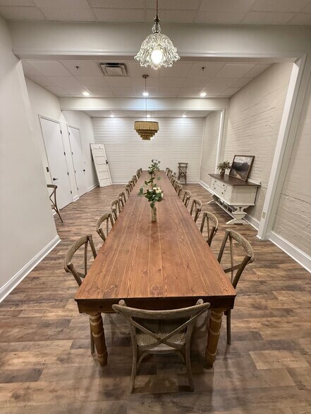 More Photos Of 301 S Collins St, Plant City General Retail For Sale