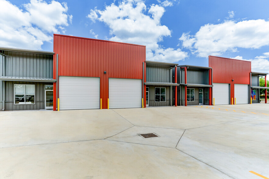 Primary Photo Of 8990 Parkwest Dr, Houston Showroom For Lease