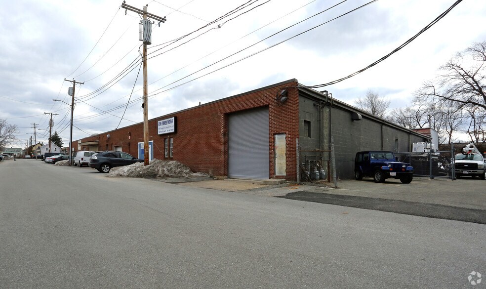 More Photos Of 50 Sun St, Waltham Warehouse For Lease