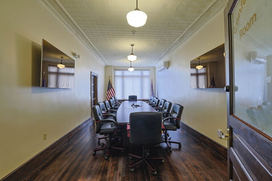 More Photos Of 31 S Main St, Liberty Sports And Entertainment For Sale