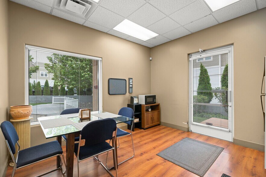 More Photos Of 530 Hammill Ln, Reno Office For Lease
