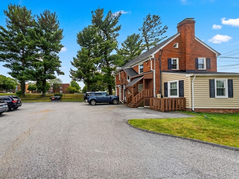 More Photos Of 10611 York Rd, Cockeysville Office For Sale