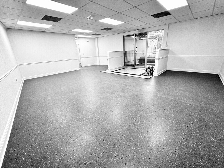 More Photos Of 1249 N Orange Ave, Orlando General Retail For Lease