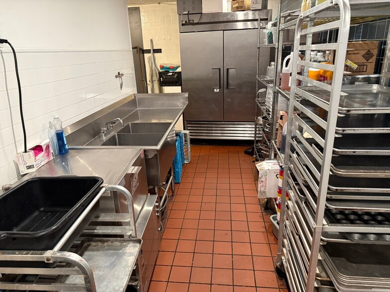 More Photos Of 127 Dotson Dr, Ames Restaurant For Lease