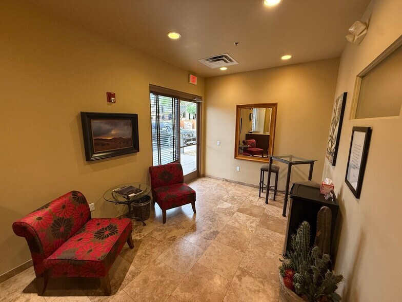 More Photos Of 7336 E Deer Valley Rd, Scottsdale Office For Sale