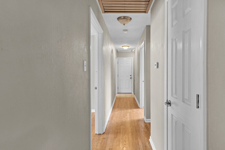 More Photos Of 10236 Halls Ferry Rd, Saint Louis Office For Sale