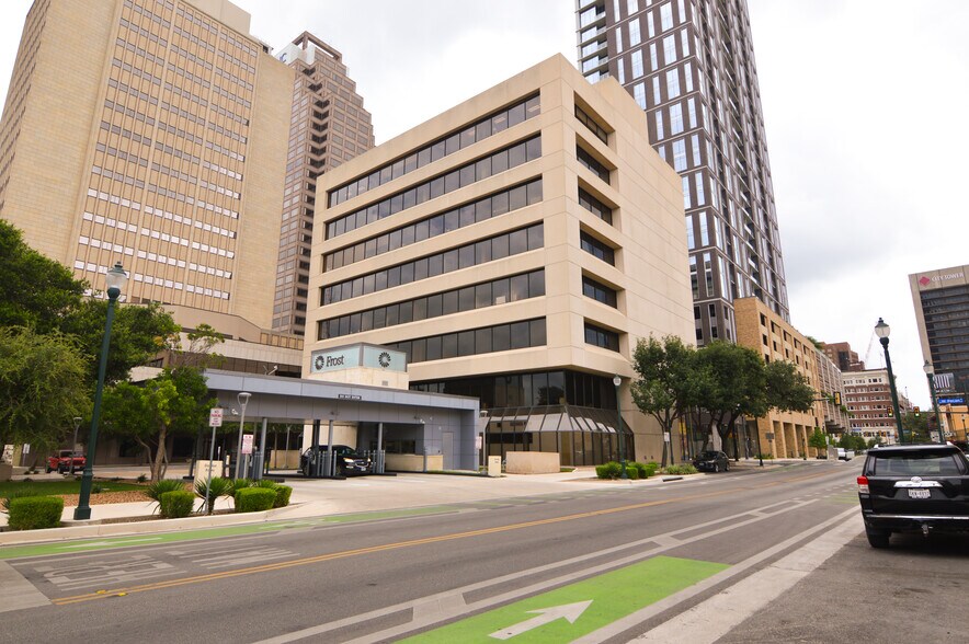 More Photos Of 425 Soledad St, San Antonio Loft Creative Space For Lease