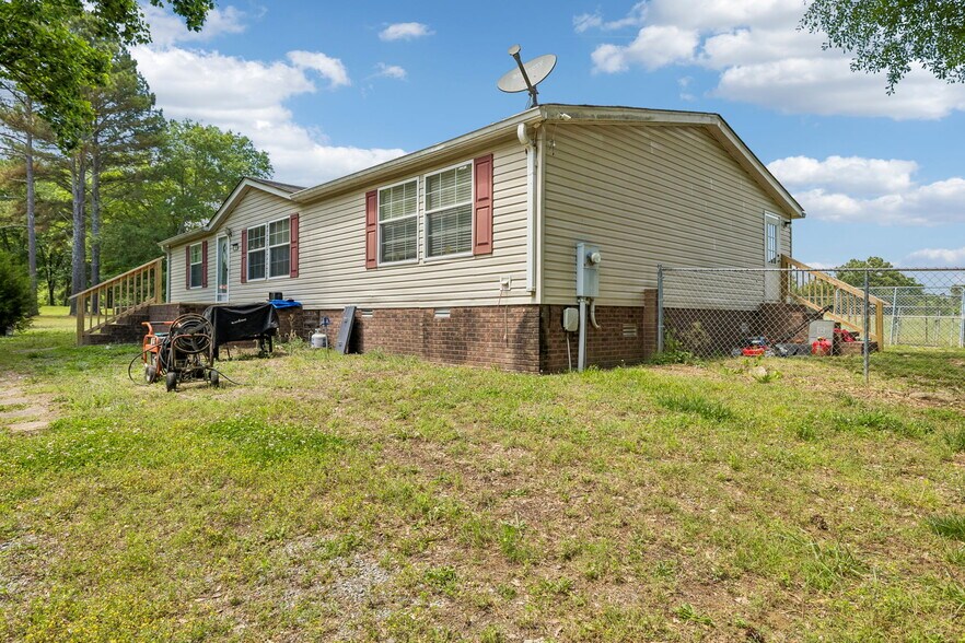 More Photos Of 49 Cutting Edge Ln, Dunlap Freestanding For Sale