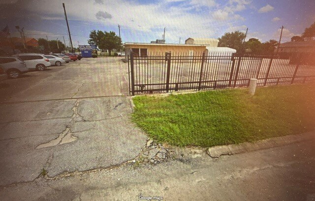 More Photos Of 5902 Spencer Hwy, Pasadena Auto Dealership For Lease