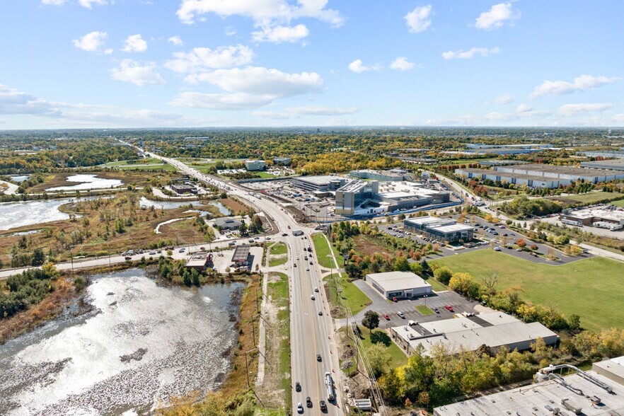 More Photos Of 2620 N Farnsworth Ave, Aurora Freestanding For Sale