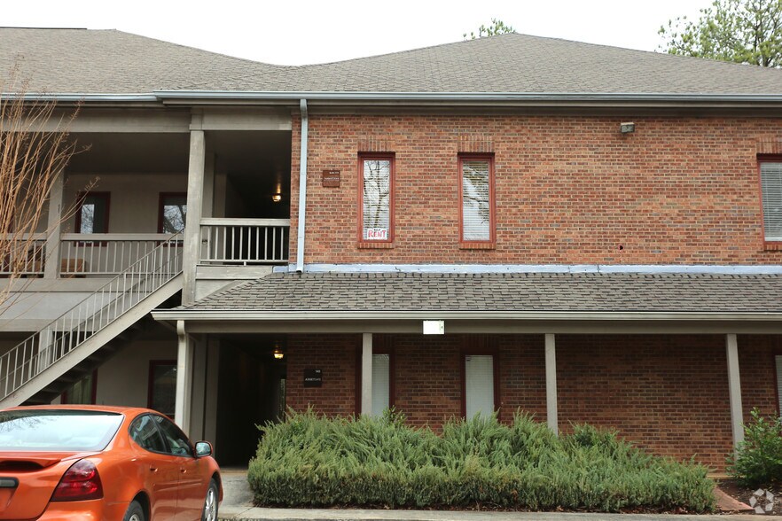 More Photos Of 200 Market Pl, Roswell Office Residential For Lease