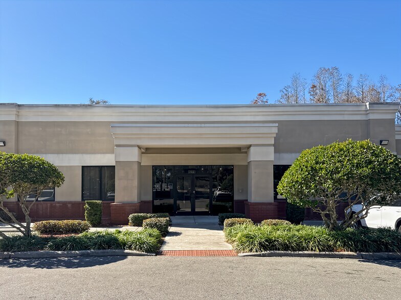 More Photos Of 8270 Woodland Center Blvd, Tampa Coworking Space