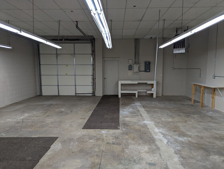 More Photos Of 535 S Emporia St, Wichita Flex For Lease