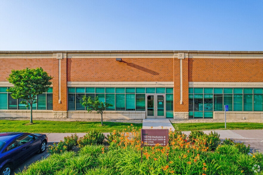 More Photos Of 7805 Hudson Rd, Woodbury Flex For Sale