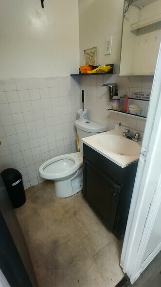 More Photos Of 9221 Liberty Ave, Ozone Park General Retail For Lease