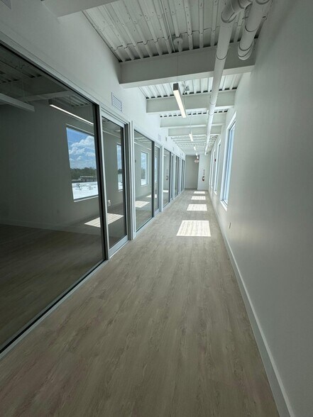 More Photos Of 645 NE 125th St, North Miami Loft Creative Space For Lease