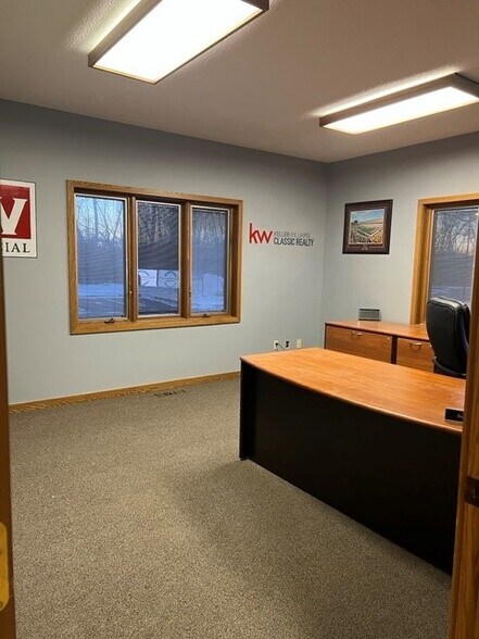 More Photos Of 5851 Cedar Lake Rd, Saint Louis Park Office For Sale