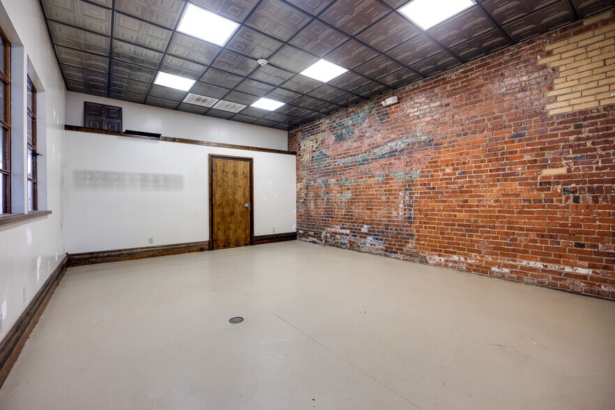 More Photos Of 1437 Market St, Chattanooga Storefront For Lease