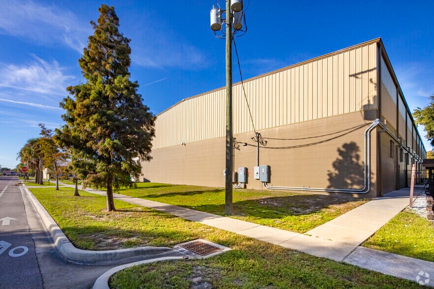 More Photos Of 4007 W Alva St, Tampa Warehouse For Lease