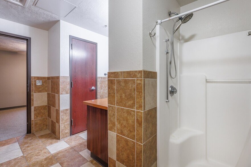 More Photos Of 1151 Industry Rd, Sturgis Manufacturing For Sale