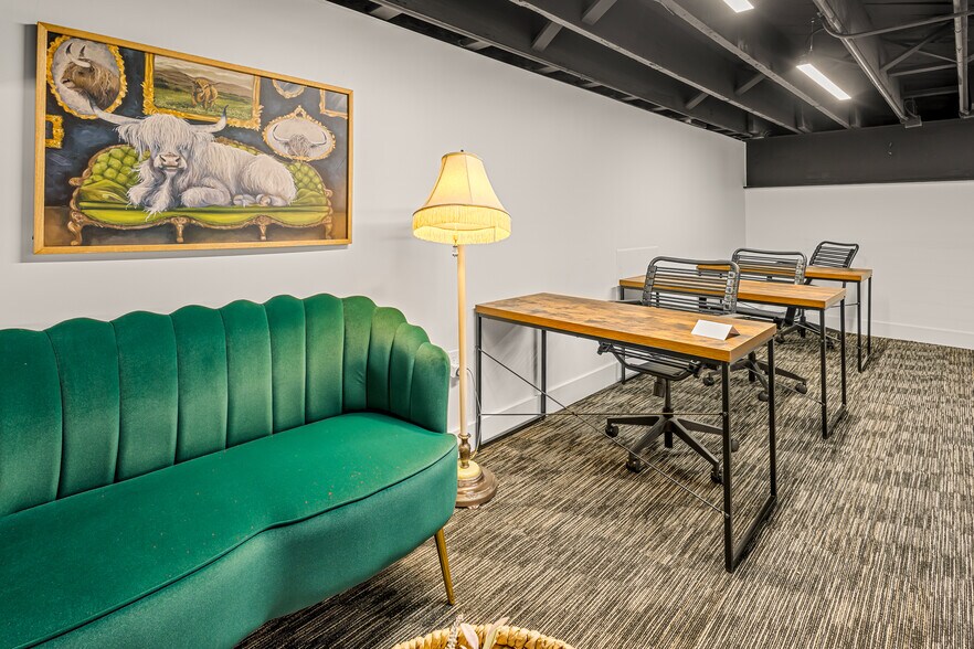 More Photos Of 132 W International Speedway Blvd, Daytona Beach Office For Lease