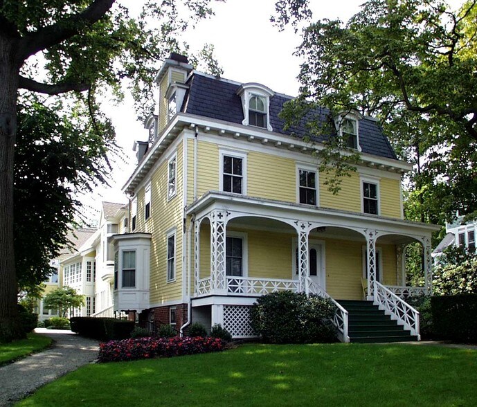 More Photos Of 124 Mason St, Greenwich Office For Lease