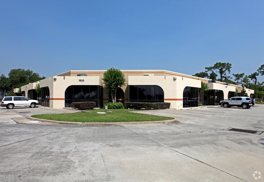 More Photos Of 7033 Stapoint Ct, Winter Park Light Manufacturing For Lease