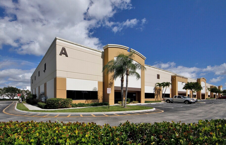 More Photos Of 6250-6270 N Hiatus Rd, Tamarac Unknown For Lease