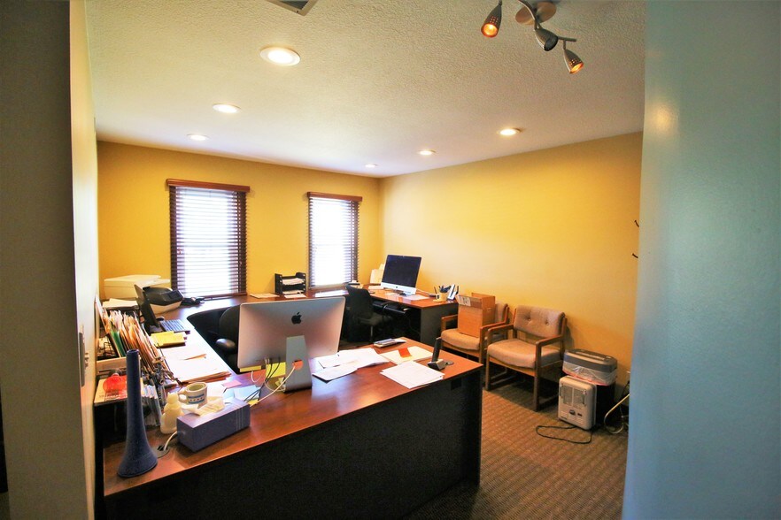 More Photos Of 4700 Northwest Plaza West Dr, Zionsville Loft Creative Space For Sale