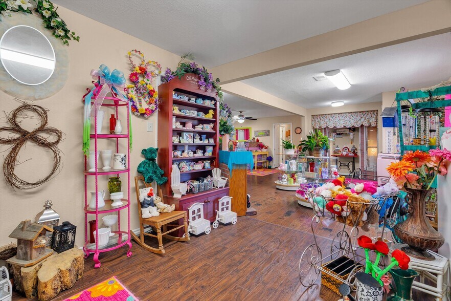 More Photos Of 5236 US-67 Hwy, Alvarado Freestanding For Sale