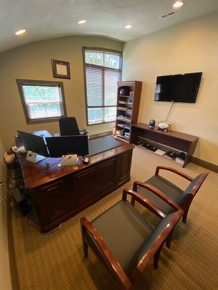 More Photos Of 6412 S 900 E, Murray Office For Lease