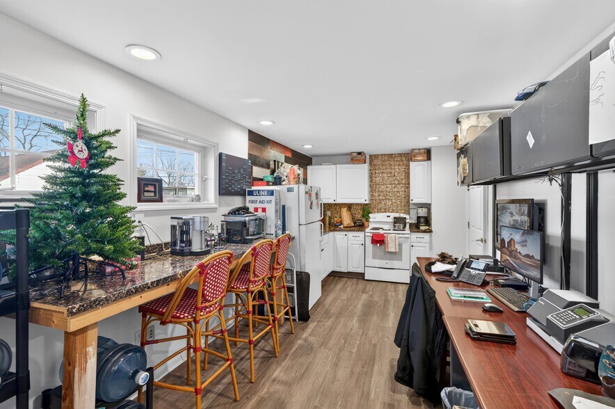 More Photos Of 531 Route 32, Highland Mills Office For Sale