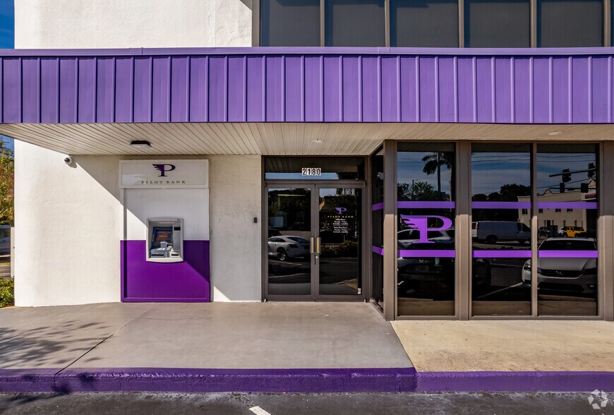 More Photos Of 2180 4th St N, Saint Petersburg Bank For Sale