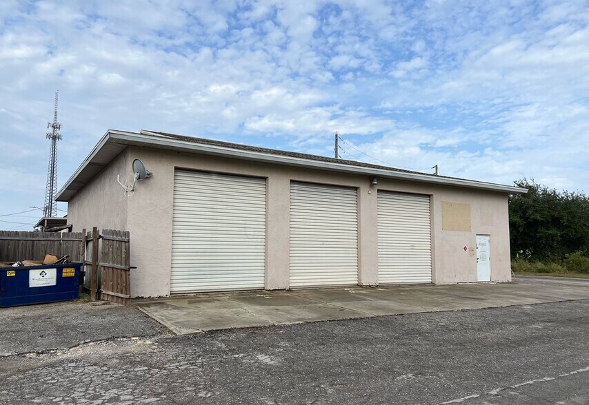 Primary Photo Of 7809 Clark Moody Blvd, Port Richey Warehouse For Sale