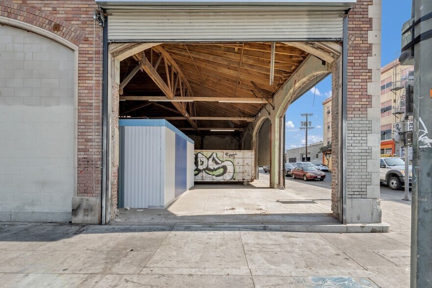 More Photos Of 707 E 7th St, Los Angeles Manufacturing For Lease