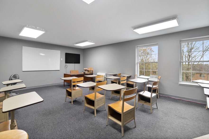 More Photos Of 5001 Backlick Rd, Annandale Religious Facility For Sale