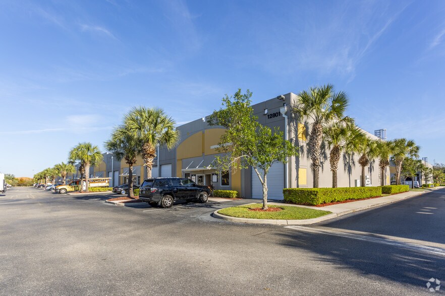 More Photos Of 12801 Commerce Lakes Dr, Fort Myers Light Distribution For Lease