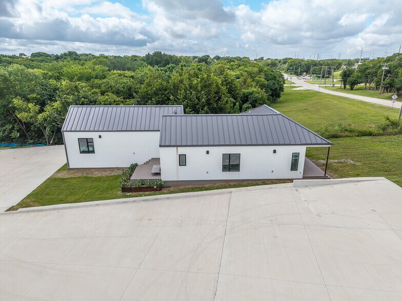 More Photos Of 1771 Robinson Road, Grand Prairie Warehouse For Sale