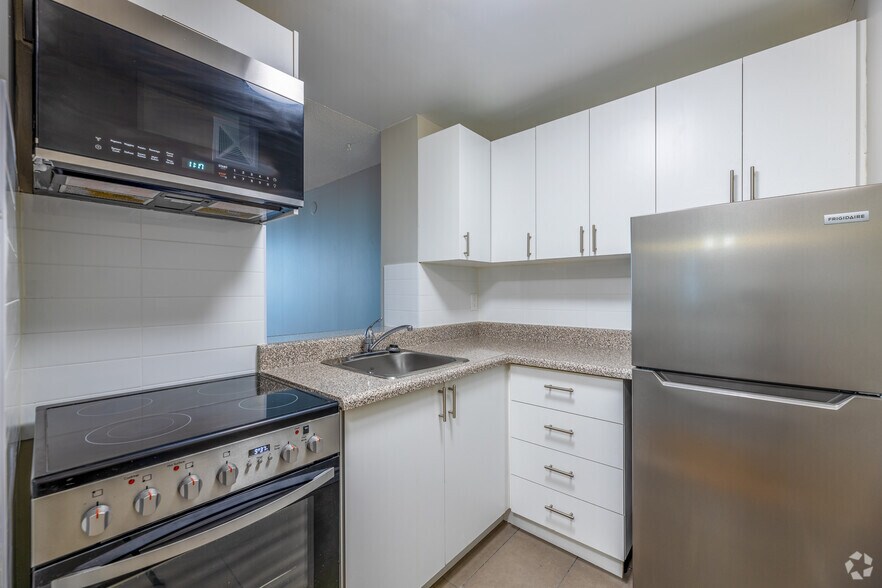 More Photos Of 20 Carlton Street, 25 Wood St, Toronto Apartments For Lease