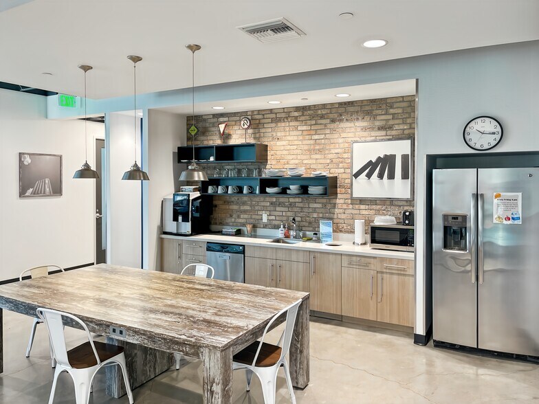 More Photos Of 473 E Carnegie Dr, San Bernardino Coworking Space