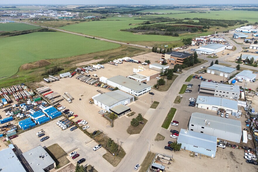 More Photos Of 6006 53 Av, Lloydminster Warehouse For Sale